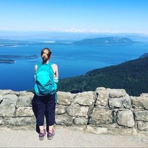 Meet your Posher, Cassandra